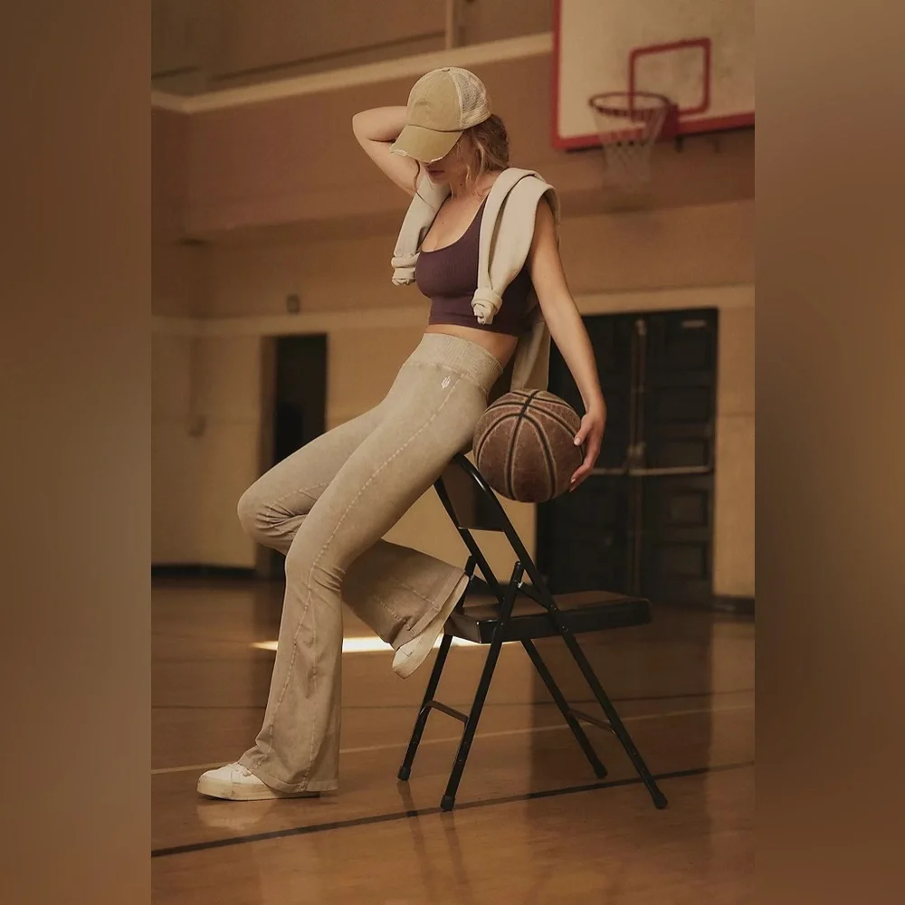 EUC Free People movement good karma flare leggings - Picture 3 of 7